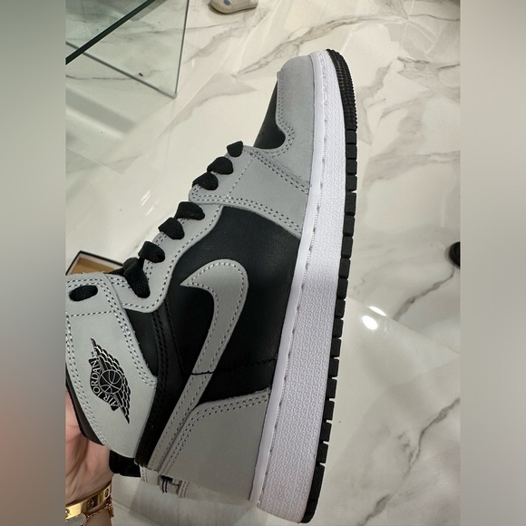 NIKE Jordan 1 Retro High Top Shadow 2.0 - Picture 3 of 7